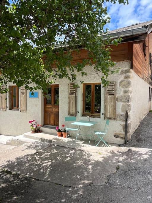 Апартаменты La Pomme De Pin Le Biot Экстерьер фото